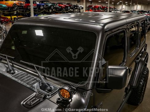 Used 2018 Jeep Wrangler Unlimited Sahara AWD/4WD image 29