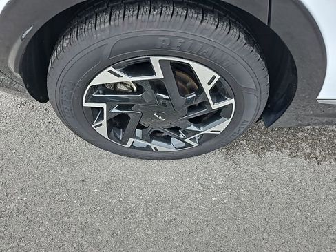 Used 2023 Kia Sportage SX image 11