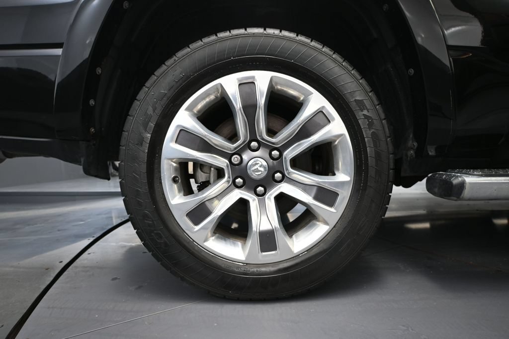 Used 2022 RAM 1500 Limited w/ Body-Colour Bumper Group AWD/4WD image 11