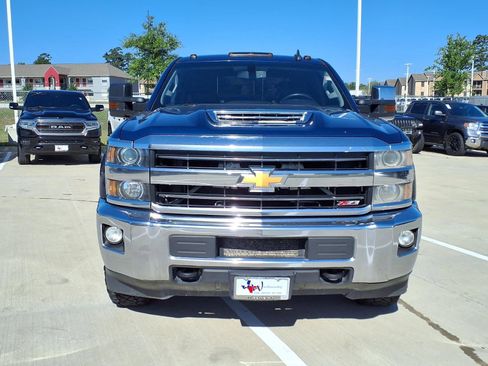 Used 2019 Chevrolet Silverado 2500 LT AWD/4WD image 4