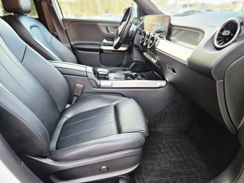 Certified 2021 Mercedes-Benz GLB 250 4MATIC image 9