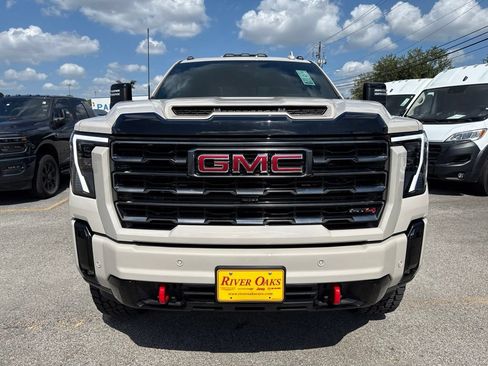 Used 2026 GMC Sierra 2500 AT4 w/ AT4 Premium Plus Package AWD/4WD image 2