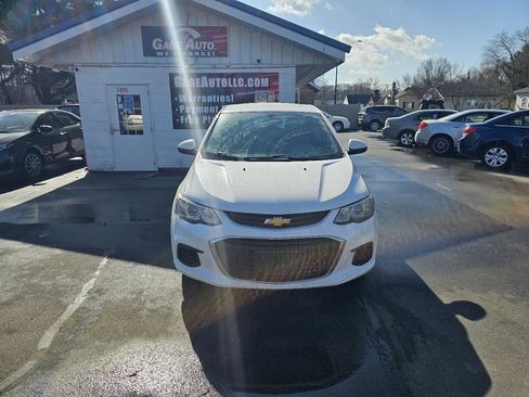 Used 2017 Chevrolet Sonic LT image 2