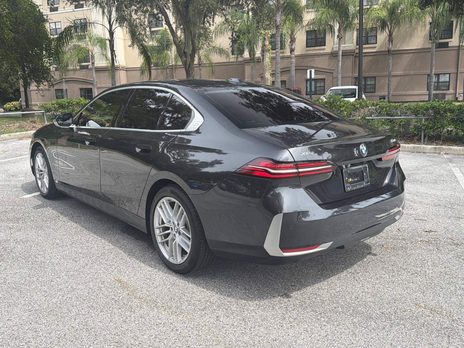 Used 2025 BMW 530i xDrive AWD/4WD image 5