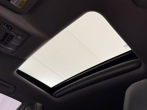 Used 2019 Toyota Highlander Limited image 7