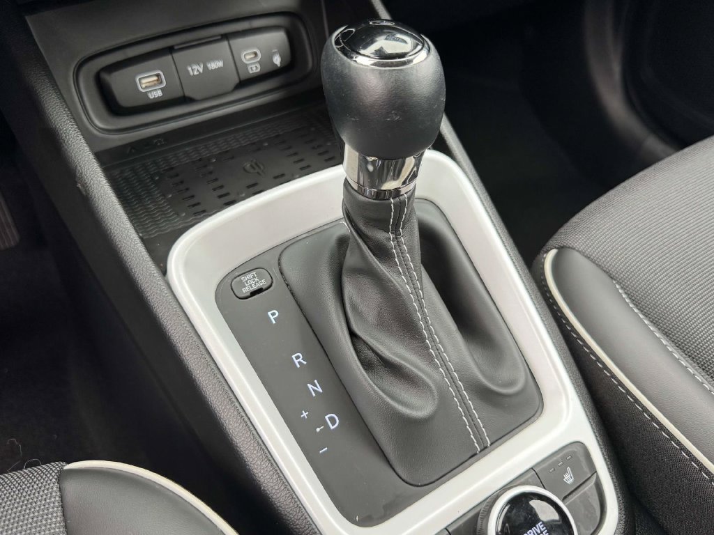 Certified 2026 Hyundai Venue SEL FWD image 29