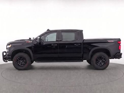 Used 2022 Chevrolet Silverado 1500 Custom Trail Boss w/ LPO, Dark Essentials Package AWD/4WD image 3