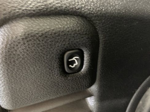 Used 2021 Jeep Grand Cherokee Limited image 22