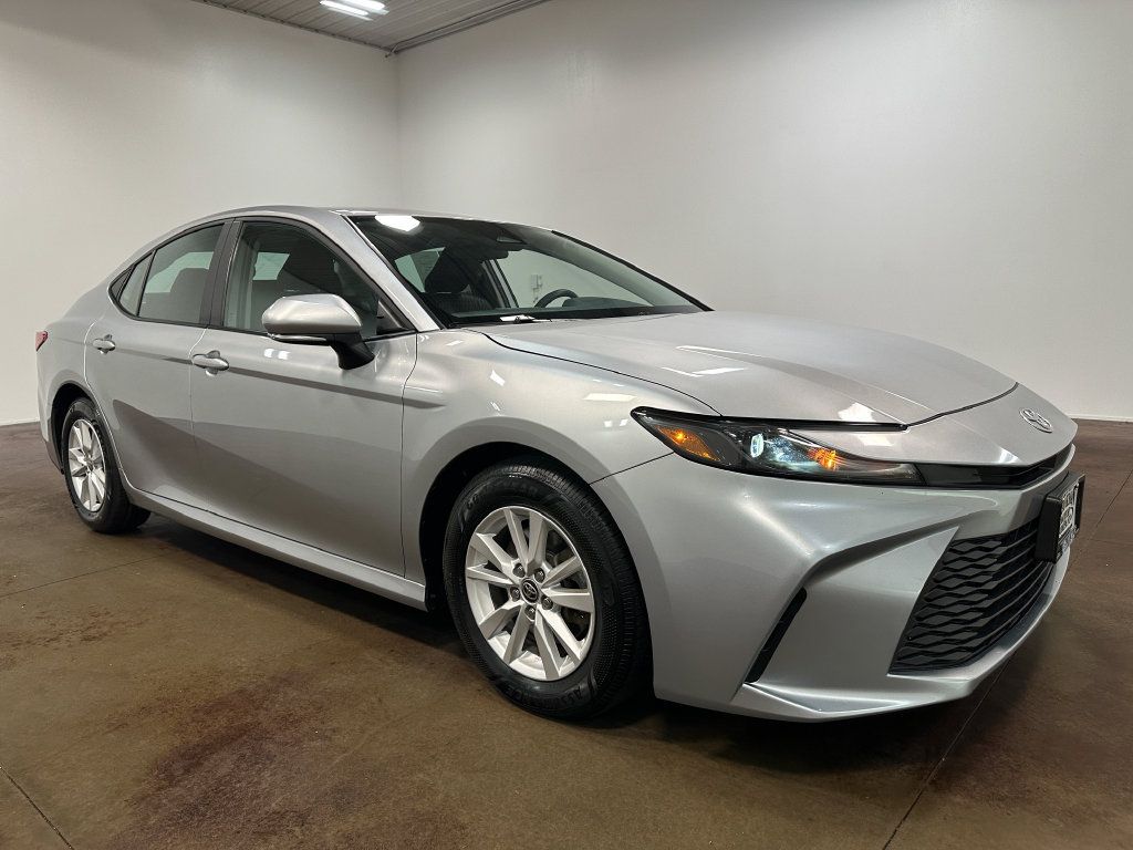 Used 2025 Toyota Camry LE FWD image 37