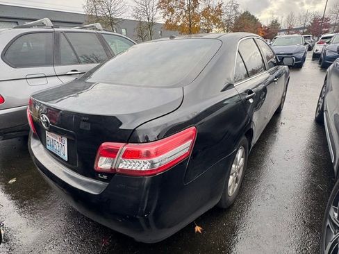 Used 2011 Toyota Camry LE image 5