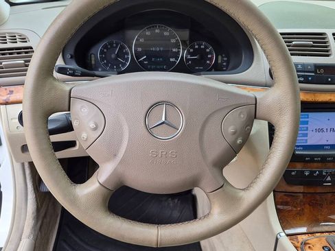 Used 2005 Mercedes-Benz E 500 Sedan image 33