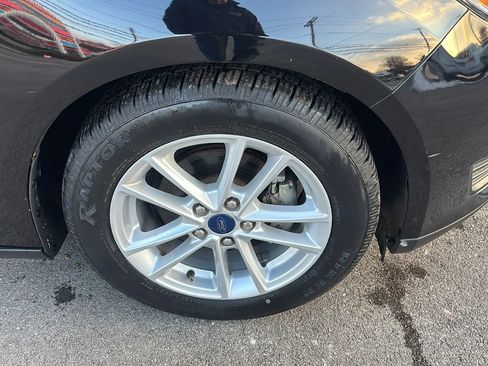 Used 2017 Ford Focus SE image 40