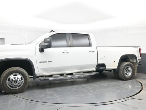 Used 2023 Chevrolet Silverado 3500 LT AWD/4WD image 11