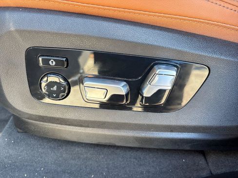 Used 2025 BMW X5 M60i AWD/4WD image 16