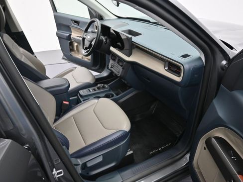 Used 2025 Ford Maverick Lariat AWD/4WD image 34