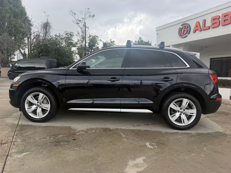 Used 2019 Audi Q5 2.0T Premium Plus w/ Premium Plus Package AWD/4WD image 2