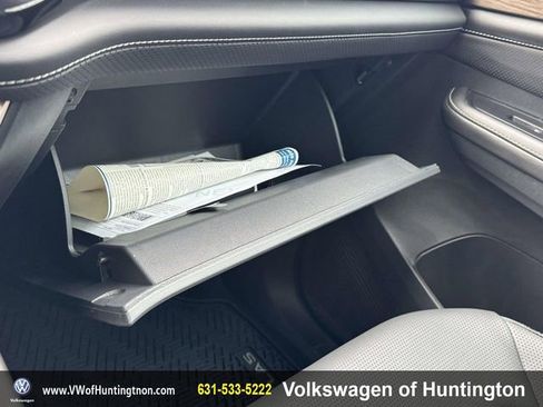 Certified 2025 Volkswagen Atlas SEL image 31