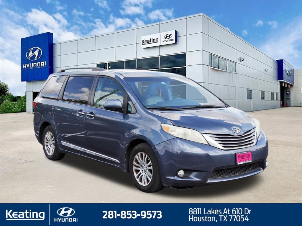Used 2015 Toyota Sienna XLE FWD image 3