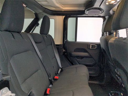 Used 2021 Jeep Wrangler Unlimited Sahara w/ Uconnect 4C Nav & Sound Group image 33