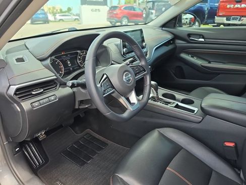 Used 2019 Nissan Altima 2.5 SR FWD image 14