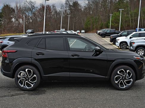New 2026 Chevrolet Trax RS w/ Sunroof Package image 6