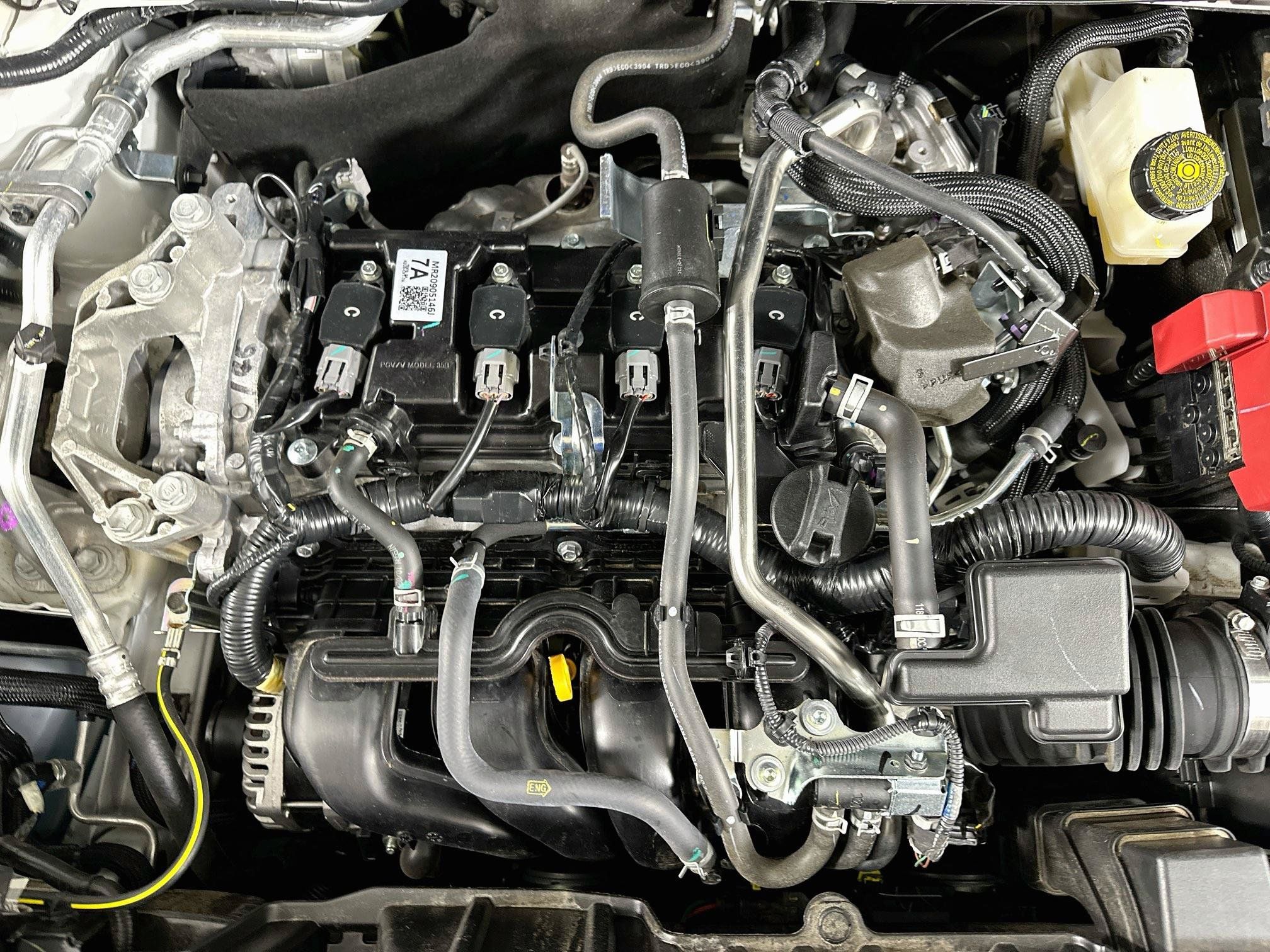 Used 2025 Nissan Kicks SR FWD image 31