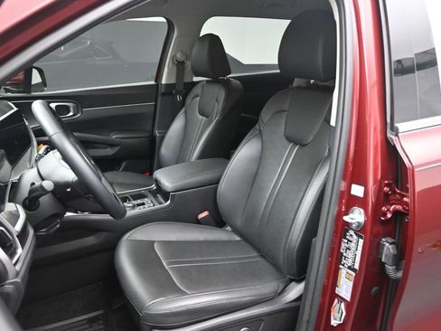 Used 2025 Kia Sorento S AWD/4WD image 17