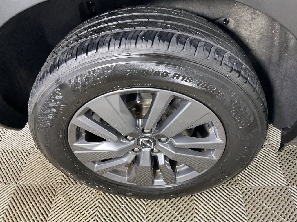 Used 2025 Nissan Pathfinder SV AWD/4WD image 10