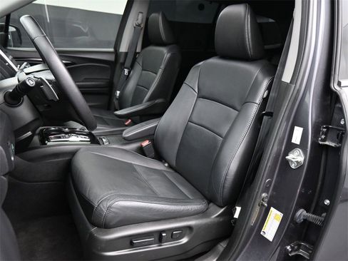 Used 2018 Honda Pilot Touring image 17