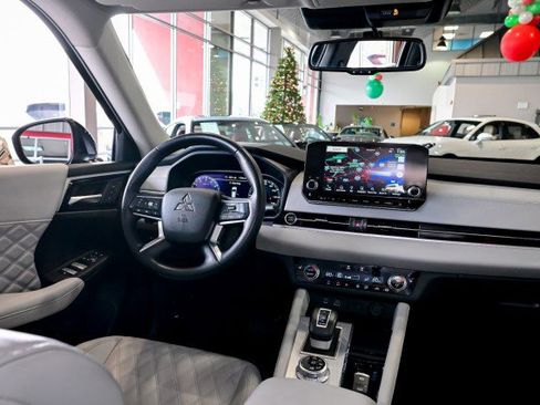 Used 2024 Mitsubishi Outlander SEL Black Edition image 29