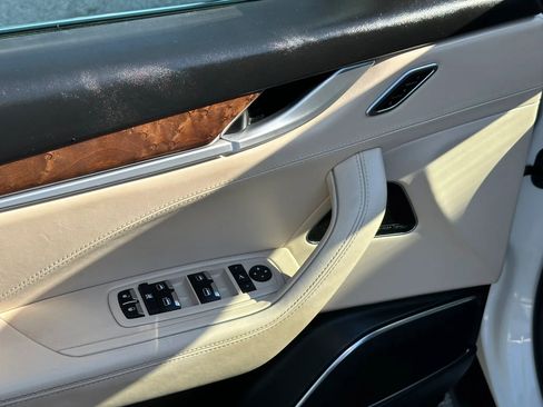 Used 2017 Maserati Levante AWD/4WD image 12