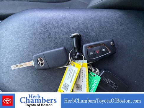 Used 2023 Toyota RAV4 LE AWD/4WD image 9