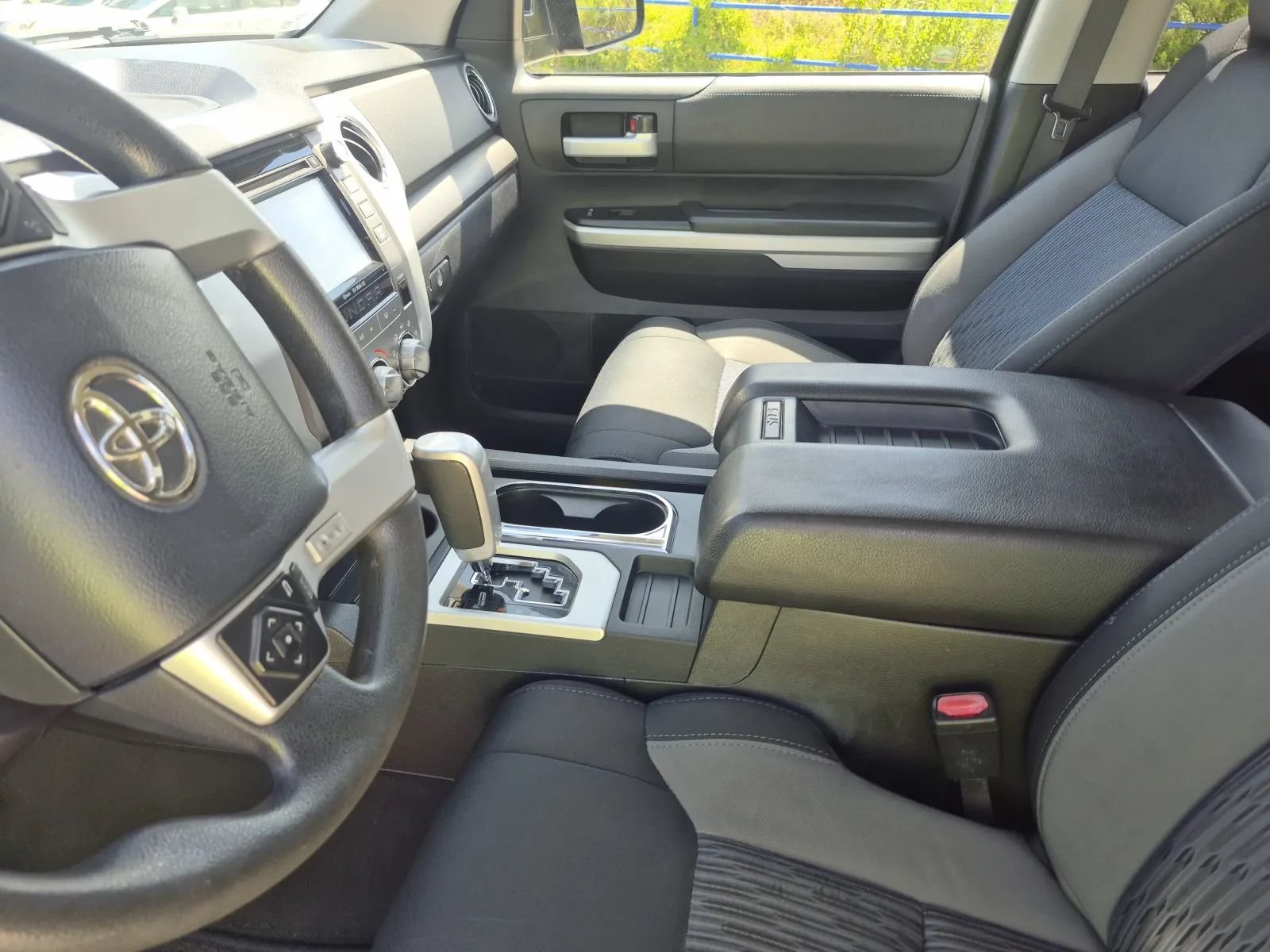 Used 2015 Toyota Tundra SR5 w/ SR5 Upgrade Package RWD image 18