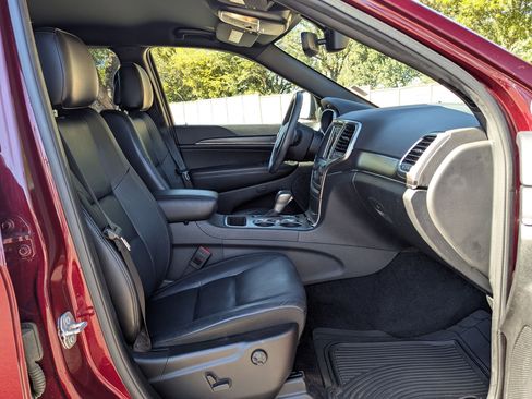 Used 2018 Jeep Grand Cherokee Limited image 27