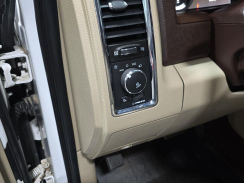 Used 2014 RAM 1500 Laramie image 10