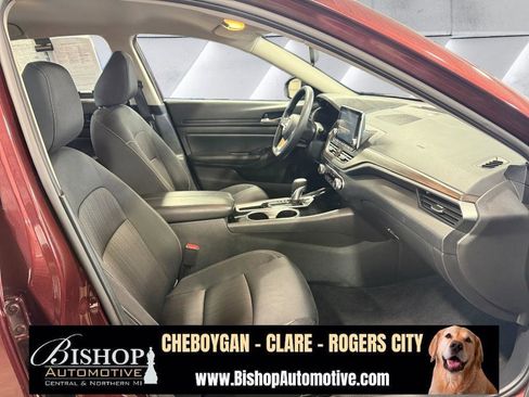 Used 2024 Nissan Altima 2.5 SV image 24