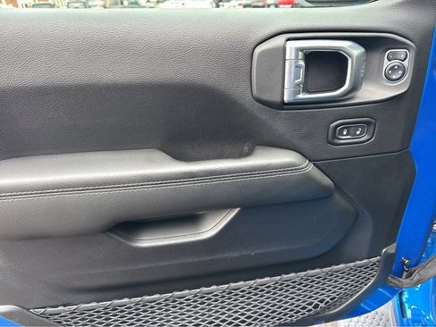 Used 2021 Jeep Wrangler Unlimited Sahara w/ Cold Weather Group image 12