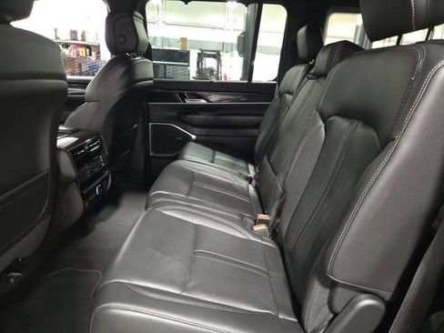 Used 2023 Jeep Wagoneer 4WD w/ Convenience Group I image 12