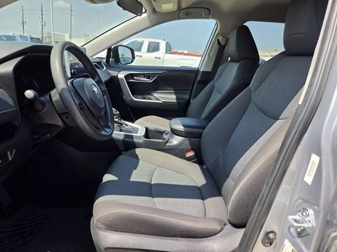 Used 2025 Toyota RAV4 XLE FWD image 27