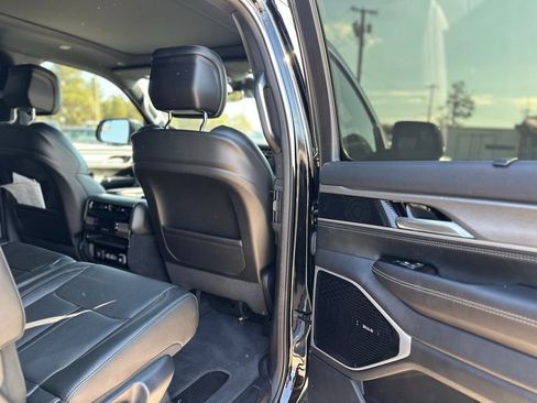 New 2025 Jeep Wagoneer Series III w/ Premium Group I image 10