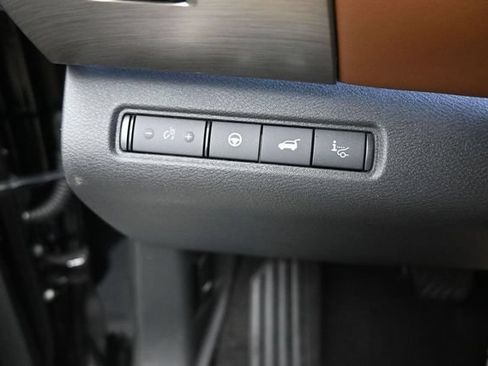 Used 2025 Nissan Pathfinder Platinum FWD image 37