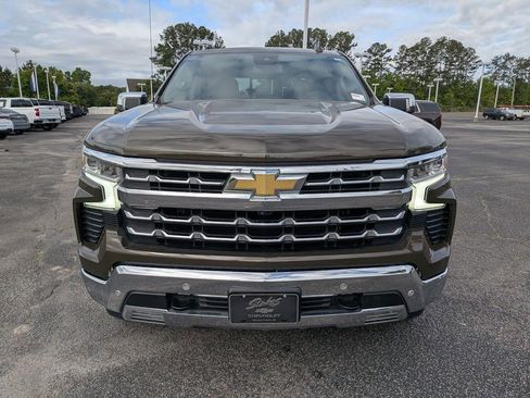Used 2023 Chevrolet Silverado 1500 LTZ w/ LTZ Convenience Package II AWD/4WD image 11