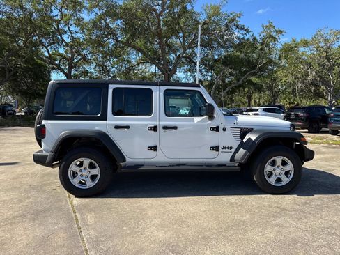 Certified 2022 Jeep Wrangler Unlimited Sport AWD/4WD image 2