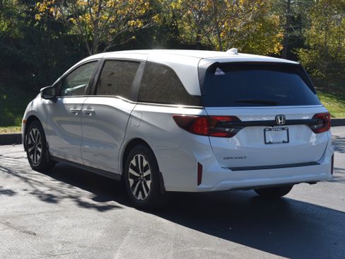 New 2026 Honda Odyssey EX-L image 8