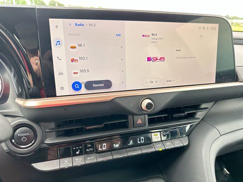 Used 2023 Toyota Crown XLE image 12