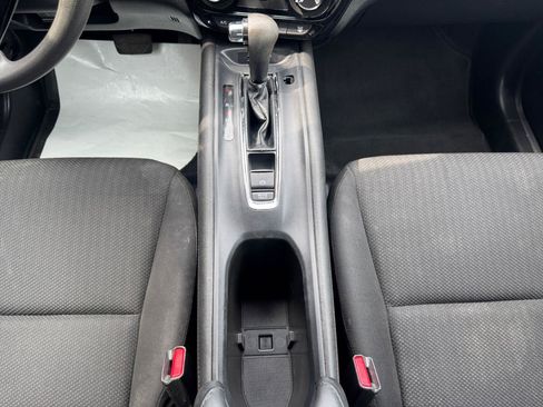 Used 2018 Honda HR-V LX image 15