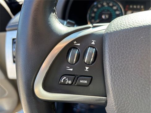 Used 2015 Jaguar XF Premium image 27