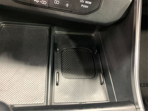 Used 2025 Kia Carnival SX Prestige image 37