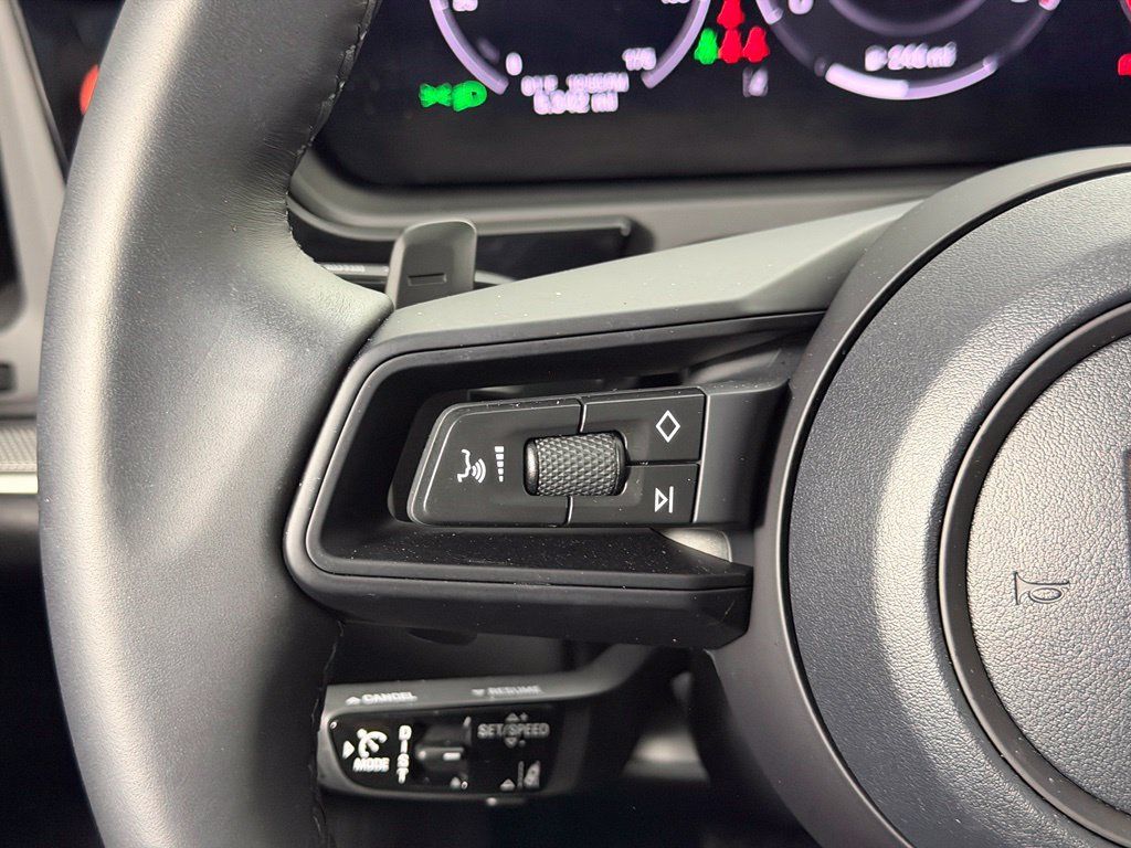 Certified 2026 Porsche Cayenne Coupe AWD/4WD image 18