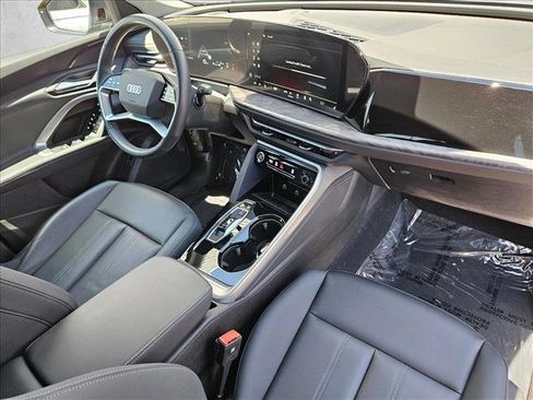 Used 2025 Audi Q5 Premium w/ Convenience Package AWD/4WD image 28